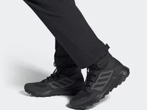 1747818301-1485 1747818301-1485