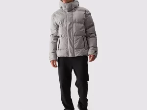 1747830844-698 1747830844-698