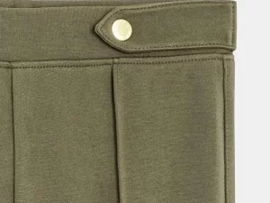 1748437845-21 1748437845-21