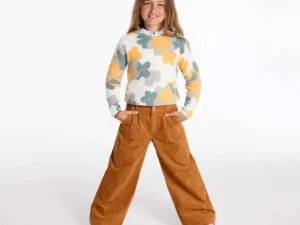 1748437893-40 1748437893-40