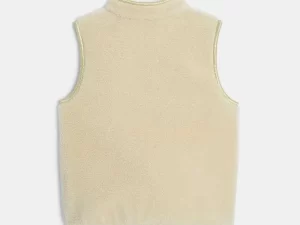 1748438139-137 1748438139-137