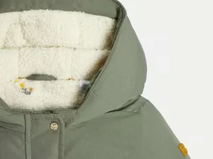 1748438149-141 1748438149-141