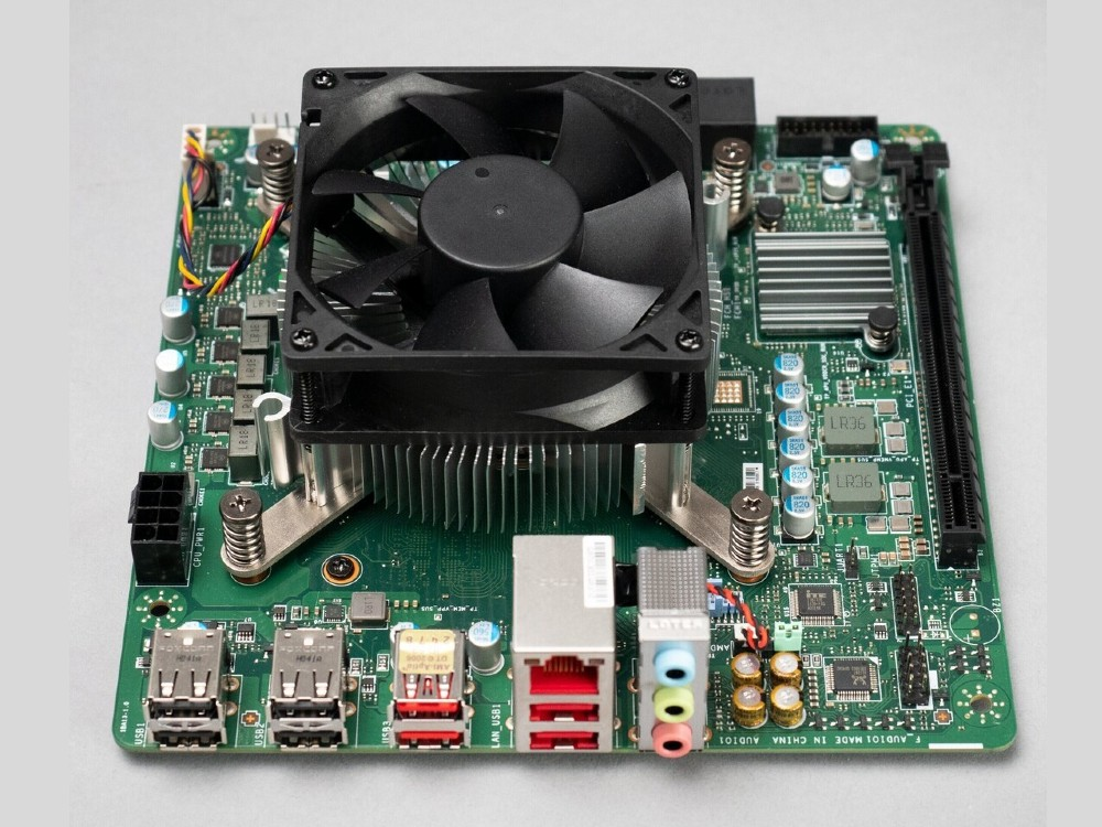 1751542935-28 1751542935-28