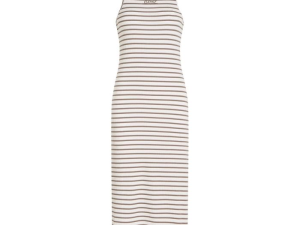 1753772496-53 1753772496-53