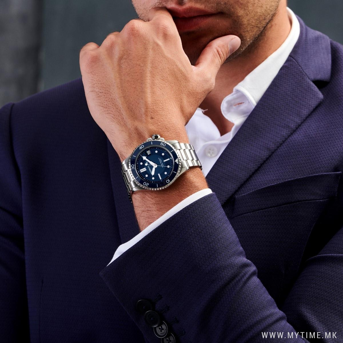 1756306100-348 1756306100-348