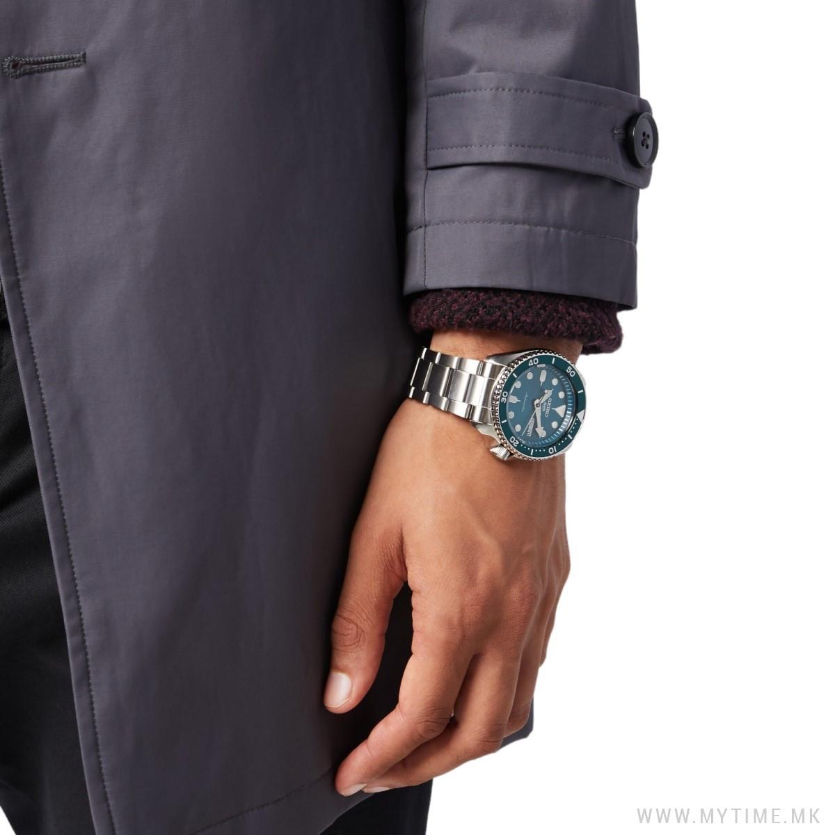 1756306245-410 1756306245-410