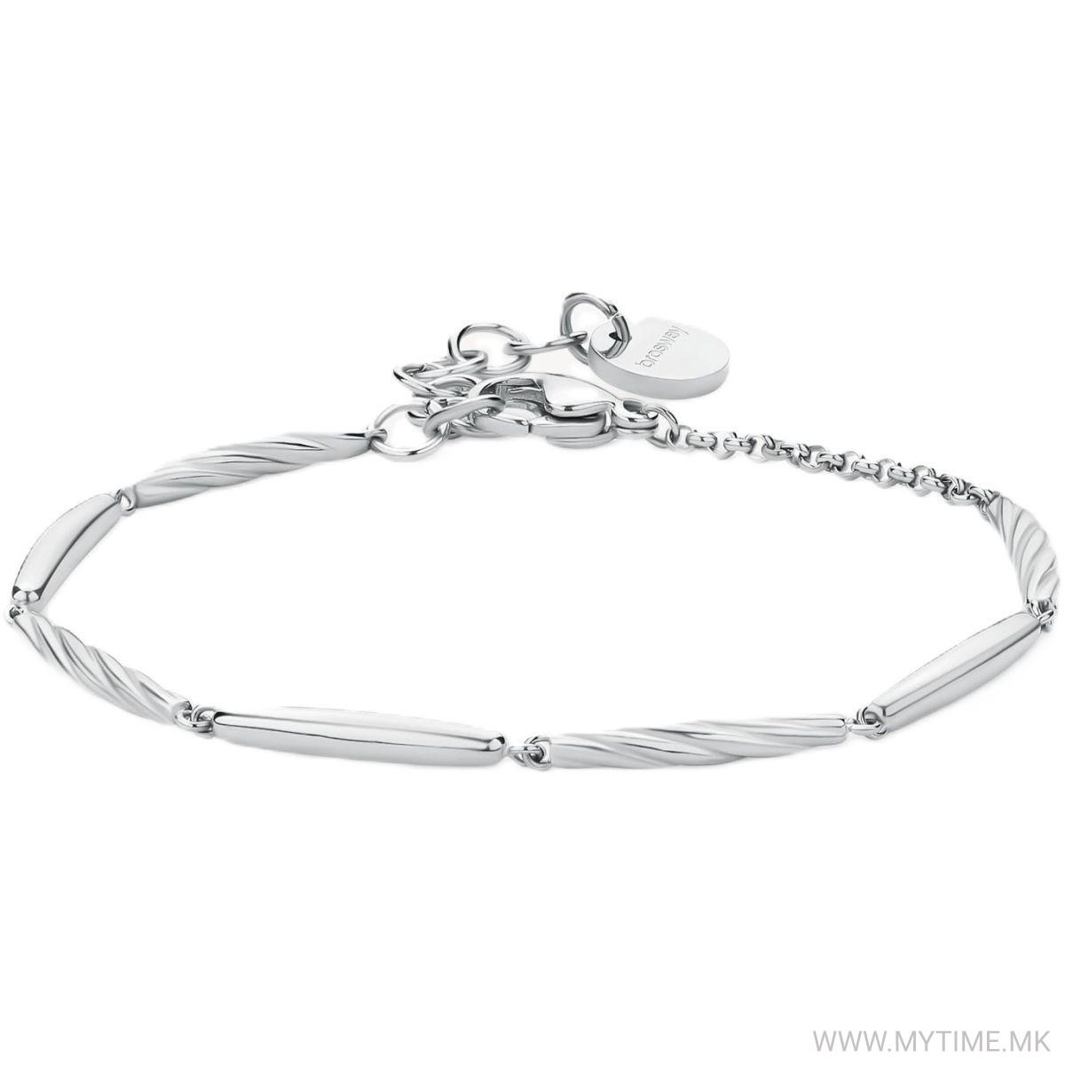 1756799015-1512 1756799015-1512