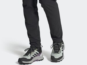 1757597780-211 1757597780-211