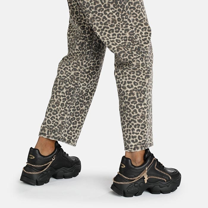 1757660915-25 1757660915-25