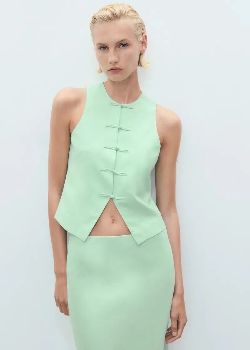 1758178449-6 1758178449-6