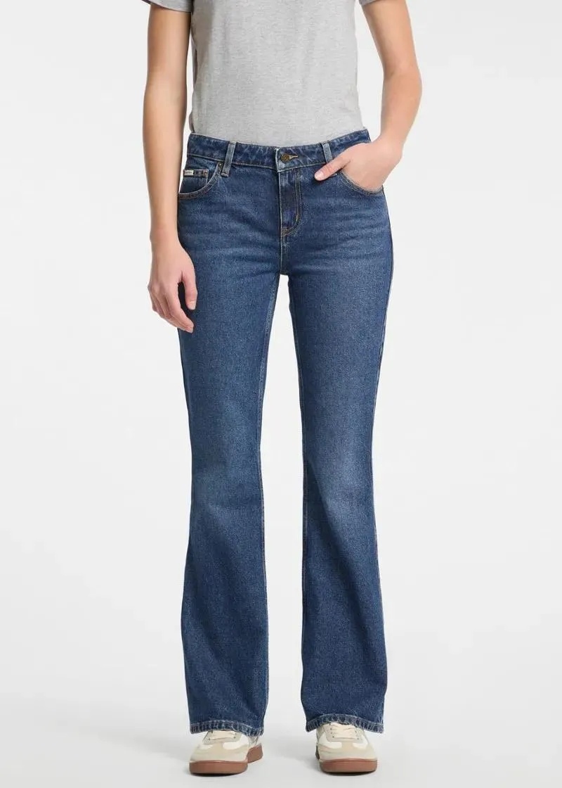 1758180200-28 1758180200-28