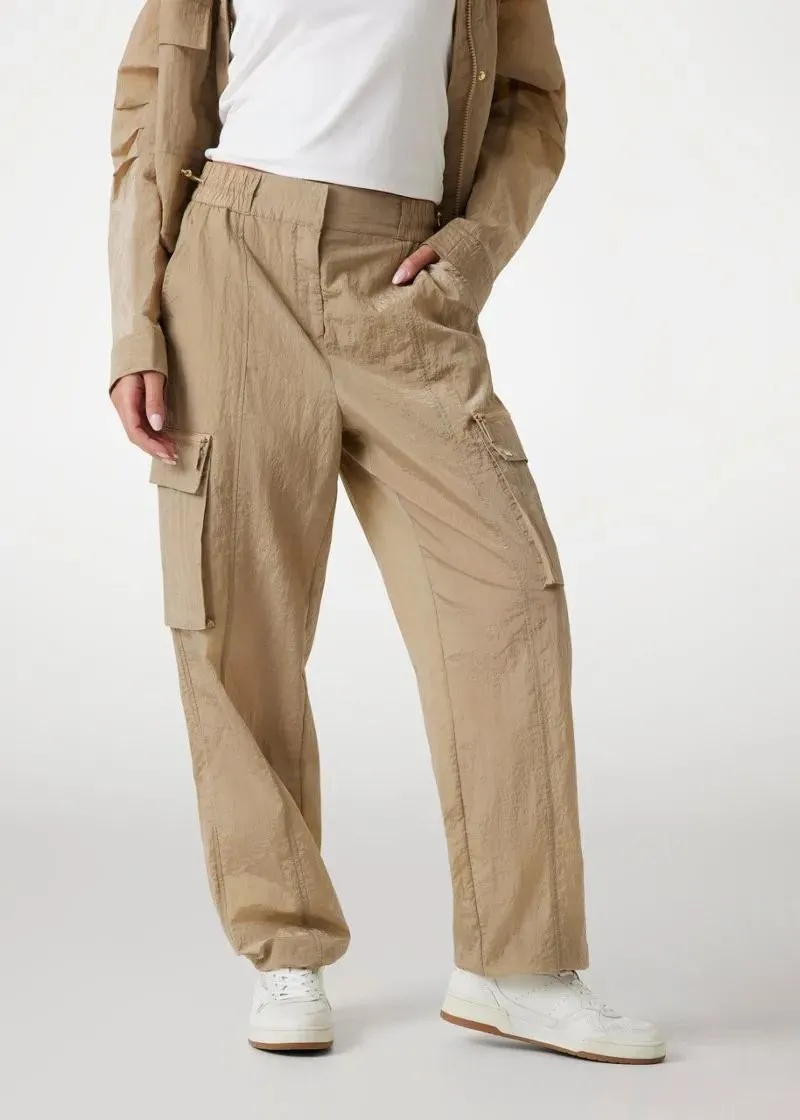 1758182315-210 1758182315-210