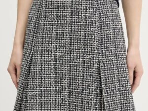 1758193659-24 1758193659-24