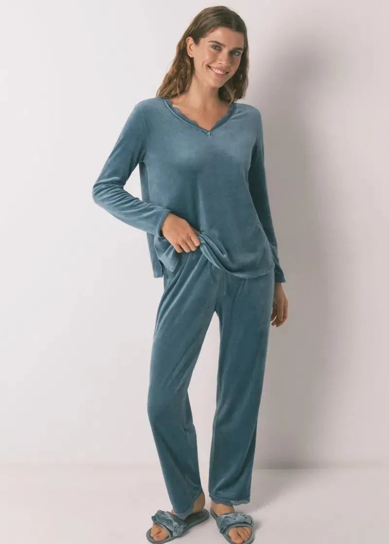 1758197544-114 1758197544-114