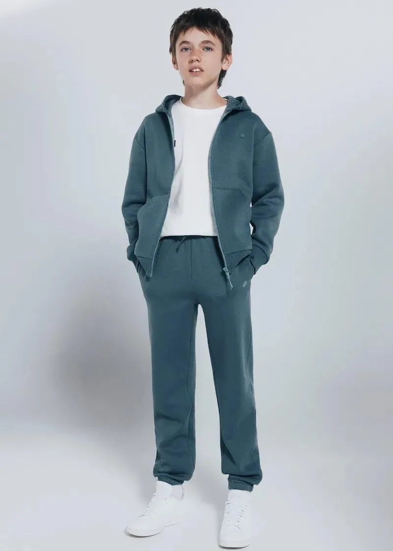 1758268057-31 1758268057-31