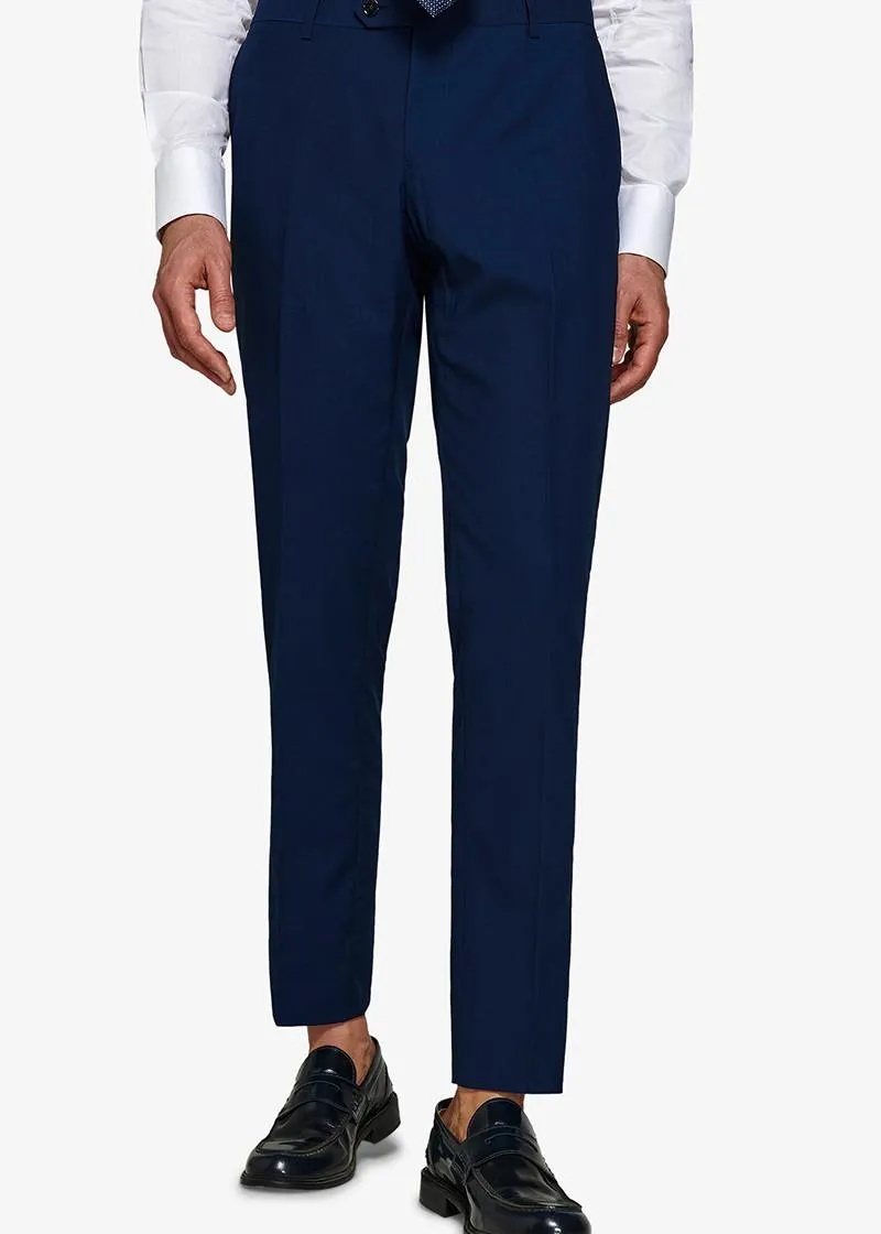 1759387486-3 1759387486-3