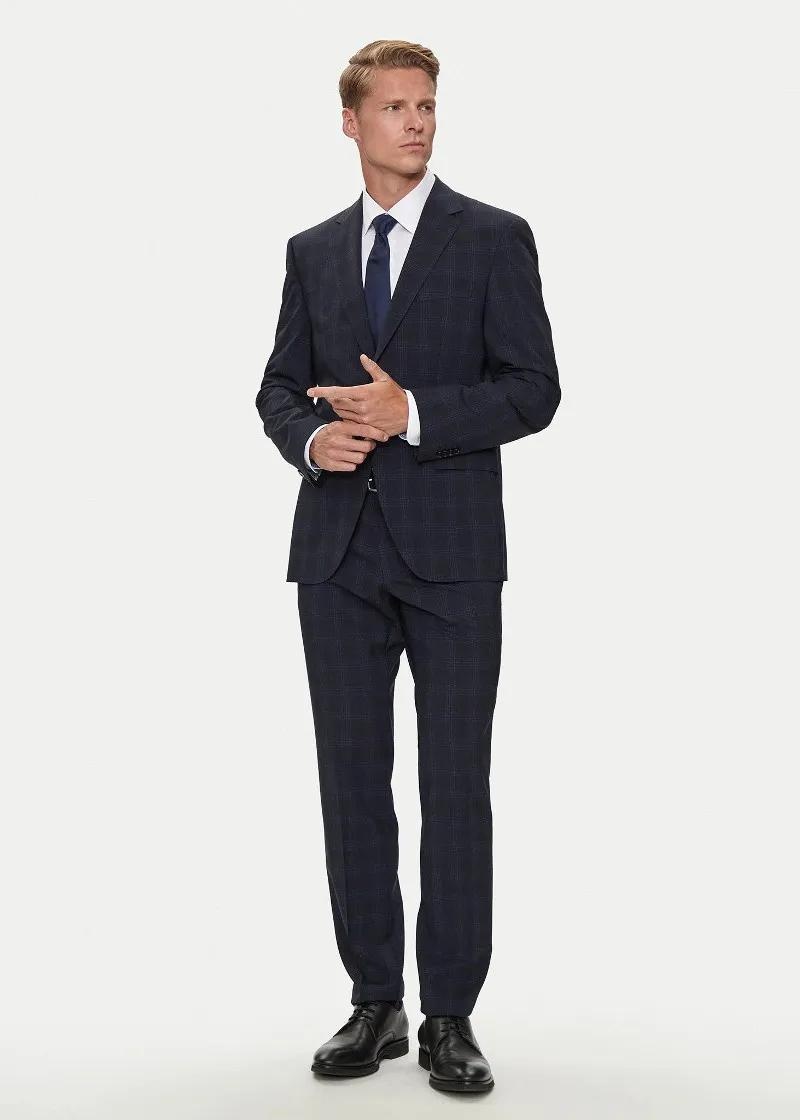 1759389098-108 1759389098-108