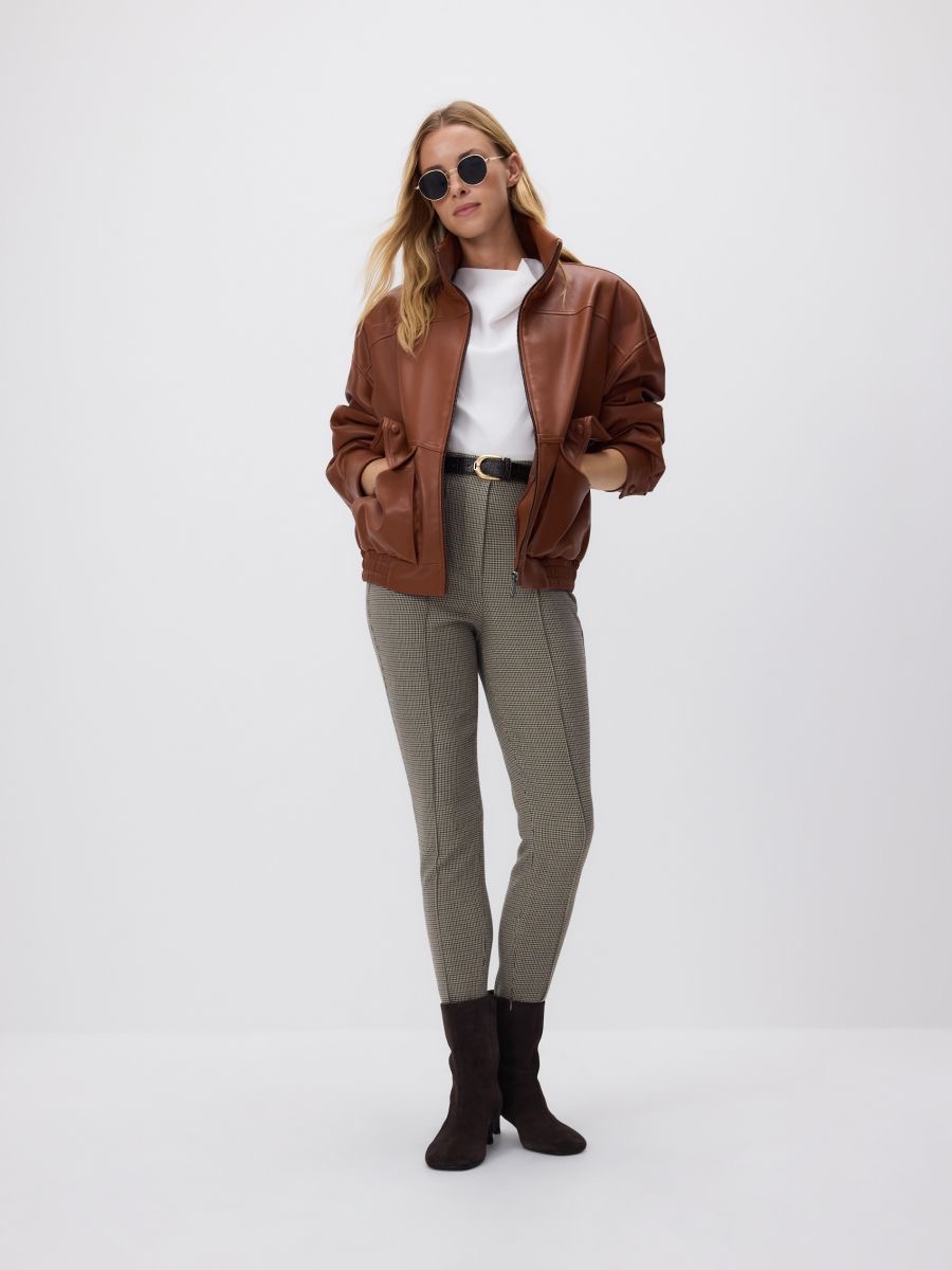 1759847003-472 1759847003-472