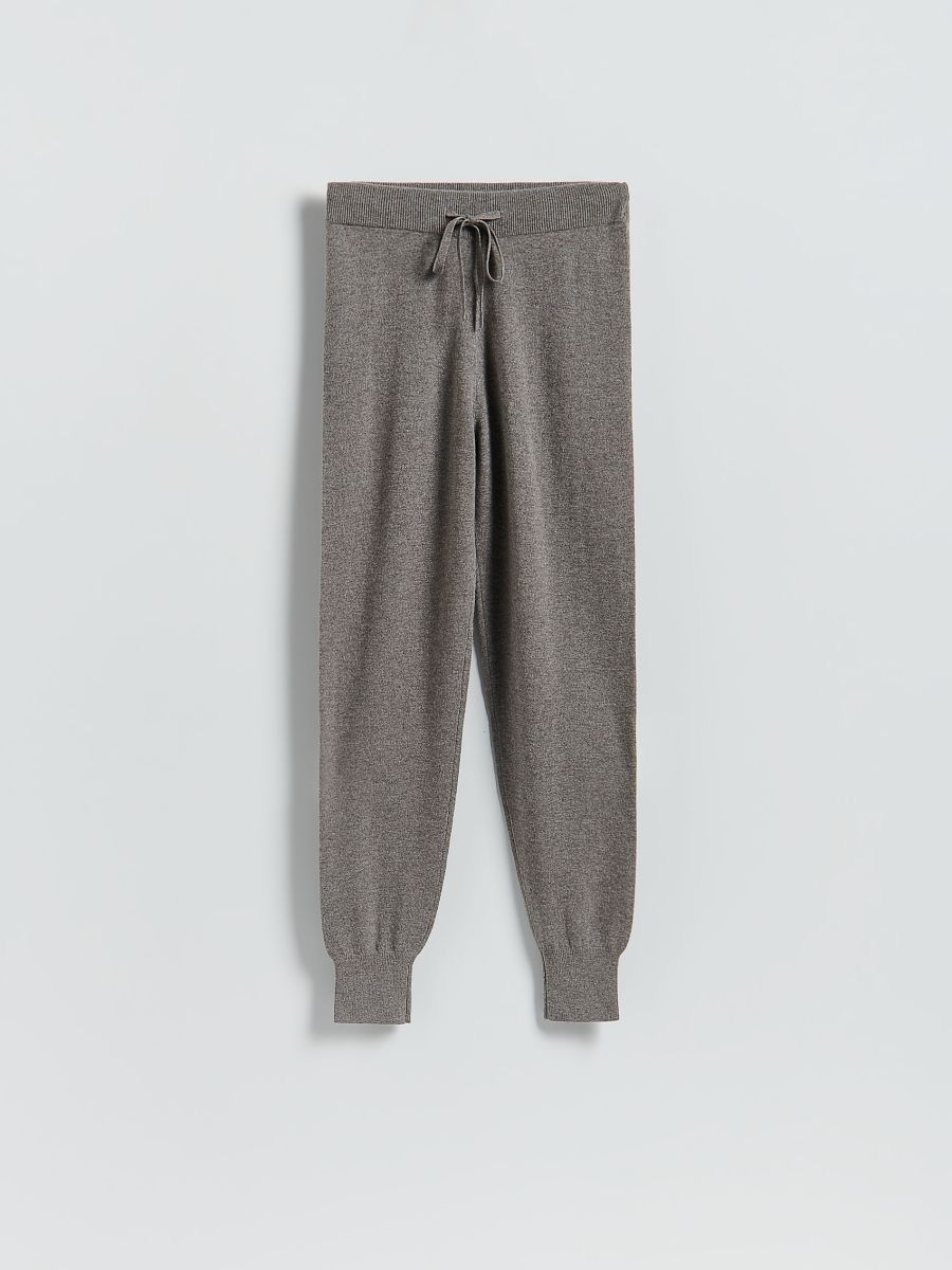 1759847051-488 1759847051-488