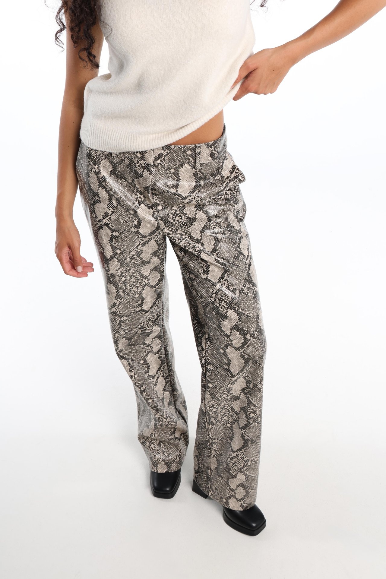 NY109-03_01_022_1335 NY109-03_01_022_1335